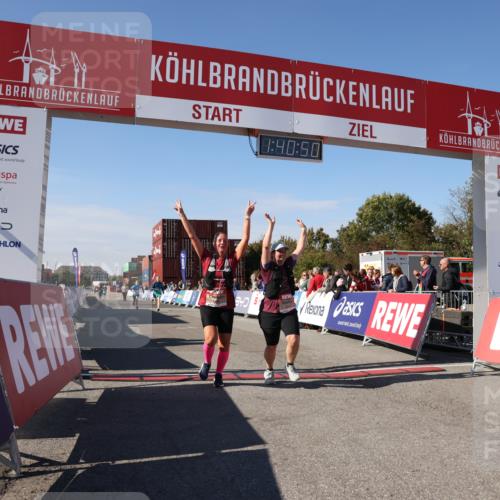 03.10.2025 - Köhlbrandbrückenlauf Lena Gebhardt http://msf.ph/oto/9076427 03.10.2025 13:40:50 Ziel 5495, 5496, 5558, 6134, 6135 meine-sportfotos.de