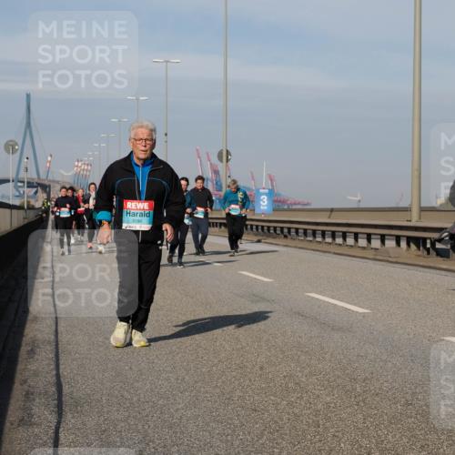 03.10.2025 - Köhlbrandbrückenlauf Fabian Wolf http://msf.ph/oto/9076433 03.10.2025 10:15:24 Position 3 3096 meine-sportfotos.de