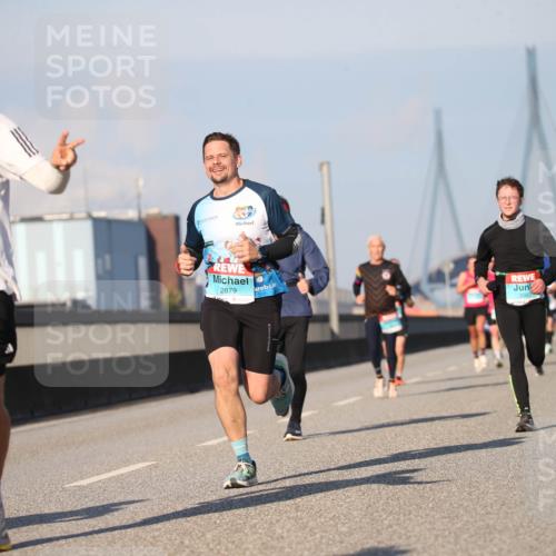 03.10.2025 - Köhlbrandbrückenlauf Jannik Wohlers http://msf.ph/oto/9076435 03.10.2025 09:42:58 Position 3 3494, 2879 meine-sportfotos.de