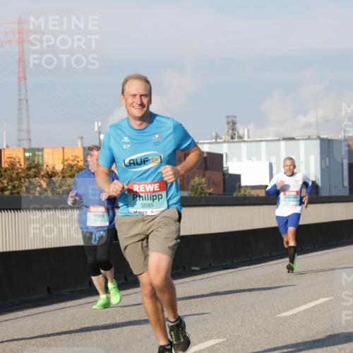 03.10.2025 - Köhlbrandbrückenlauf Jannik Wohlers http://msf.ph/oto/9076446 03.10.2025 09:51:55 Position 3 2671, 321, 3585, 1377 meine-sportfotos.de