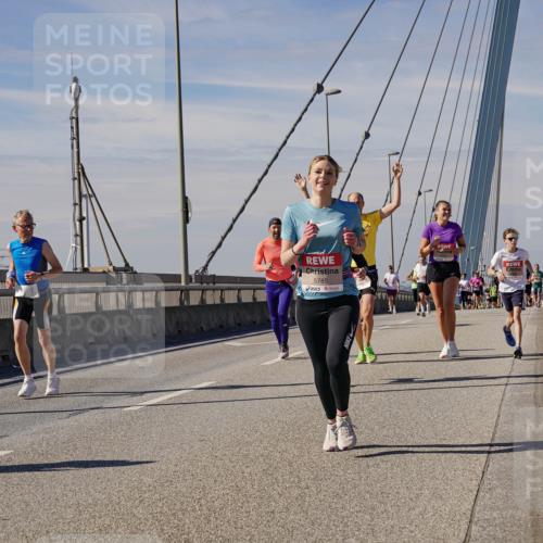 03.10.2025 - Köhlbrandbrückenlauf Michael Burmester http://msf.ph/oto/9076463 03.10.2025 12:41:39 Position 2 5785 meine-sportfotos.de