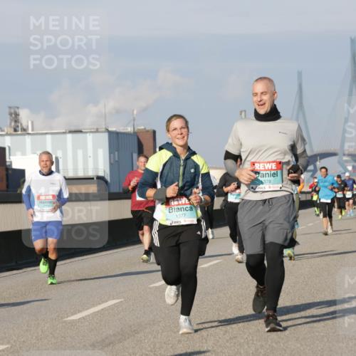 03.10.2025 - Köhlbrandbrückenlauf Jannik Wohlers http://msf.ph/oto/9076468 03.10.2025 09:51:56 Position 3 1377, 1378 meine-sportfotos.de
