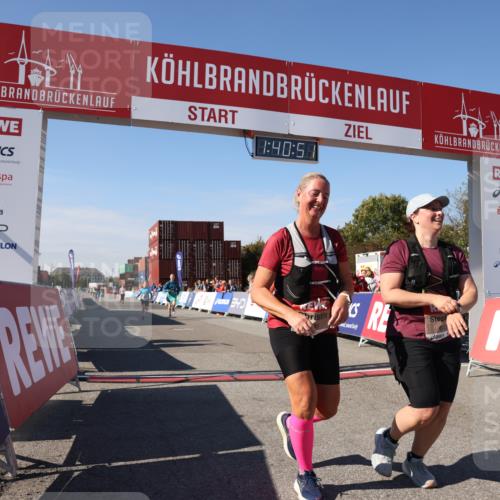 03.10.2025 - Köhlbrandbrückenlauf Lena Gebhardt http://msf.ph/oto/9076475 03.10.2025 13:40:52 Ziel 5495, 5496, 6134, 6135 meine-sportfotos.de