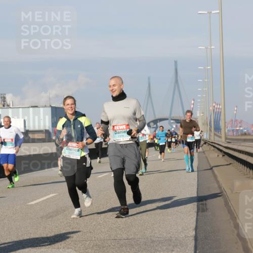 03.10.2025 - Köhlbrandbrückenlauf Jannik Wohlers http://msf.ph/oto/9076477 03.10.2025 09:51:56 Position 3 1377, 1378 meine-sportfotos.de