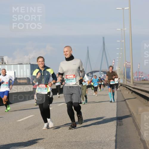 03.10.2025 - Köhlbrandbrückenlauf Jannik Wohlers http://msf.ph/oto/9076482 03.10.2025 09:51:56 Position 3 1377, 1378 meine-sportfotos.de