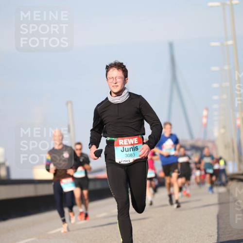 03.10.2025 - Köhlbrandbrückenlauf Jannik Wohlers http://msf.ph/oto/9076497 03.10.2025 09:43:00 Position 3 3083, 102 meine-sportfotos.de