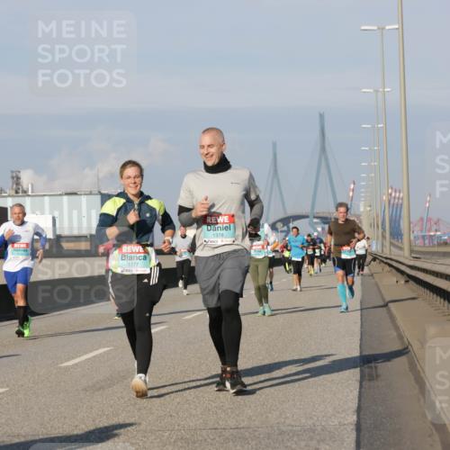 03.10.2025 - Köhlbrandbrückenlauf Jannik Wohlers http://msf.ph/oto/9076498 03.10.2025 09:51:56 Position 3 1377, 1378 meine-sportfotos.de