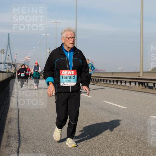 03.10.2025 - Köhlbrandbrückenlauf Fabian Wolf http://msf.ph/oto/9076500 03.10.2025 10:15:26 Position 3 3096 meine-sportfotos.de