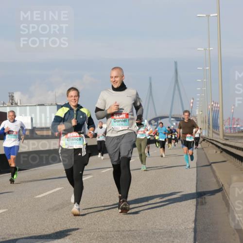 03.10.2025 - Köhlbrandbrückenlauf Jannik Wohlers http://msf.ph/oto/9076501 03.10.2025 09:51:56 Position 3 1377, 1378 meine-sportfotos.de