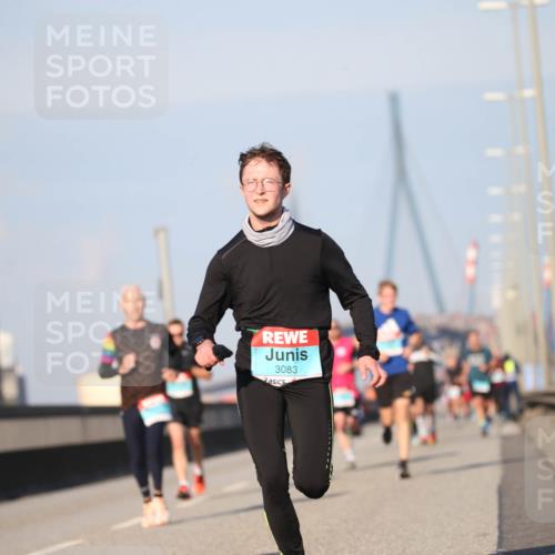 03.10.2025 - Köhlbrandbrückenlauf Jannik Wohlers http://msf.ph/oto/9076505 03.10.2025 09:43:00 Position 3 3083 meine-sportfotos.de