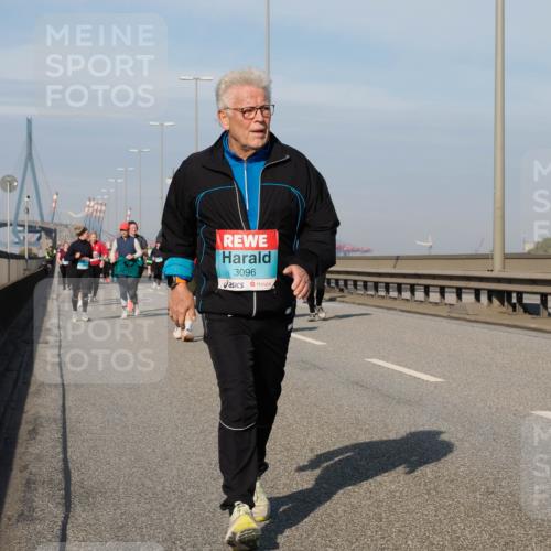 03.10.2025 - Köhlbrandbrückenlauf Fabian Wolf http://msf.ph/oto/9076512 03.10.2025 10:15:26 Position 3 3096 meine-sportfotos.de
