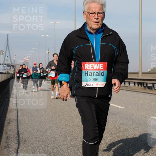 03.10.2025 - Köhlbrandbrückenlauf Fabian Wolf http://msf.ph/oto/9076522 03.10.2025 10:15:27 Position 3 3096 meine-sportfotos.de