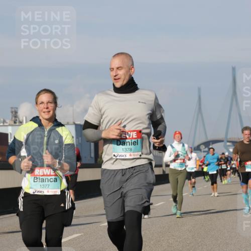 03.10.2025 - Köhlbrandbrückenlauf Jannik Wohlers http://msf.ph/oto/9076528 03.10.2025 09:51:57 Position 3 2716, 1377, 1378 meine-sportfotos.de