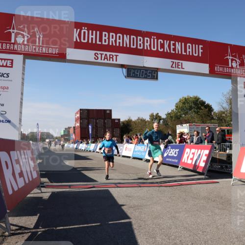03.10.2025 - Köhlbrandbrückenlauf Lena Gebhardt http://msf.ph/oto/9076532 03.10.2025 13:40:54 Ziel 5495, 5496, 6134, 6135 meine-sportfotos.de