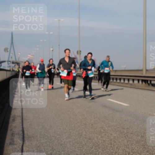 03.10.2025 - Köhlbrandbrückenlauf Fabian Wolf http://msf.ph/oto/9076552 03.10.2025 10:15:28 Position 3  meine-sportfotos.de