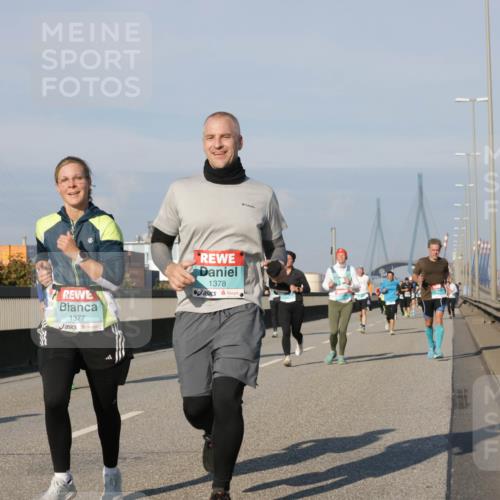 03.10.2025 - Köhlbrandbrückenlauf Jannik Wohlers http://msf.ph/oto/9076556 03.10.2025 09:51:58 Position 3 1377, 1378 meine-sportfotos.de