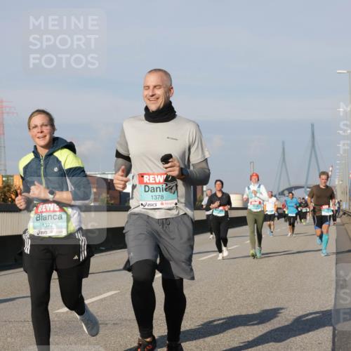 03.10.2025 - Köhlbrandbrückenlauf Jannik Wohlers http://msf.ph/oto/9076575 03.10.2025 09:51:58 Position 3 1377, 1378 meine-sportfotos.de