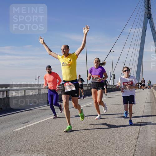 03.10.2025 - Köhlbrandbrückenlauf Michael Burmester http://msf.ph/oto/9076578 03.10.2025 12:41:42 Position 2 4063, 5964 meine-sportfotos.de