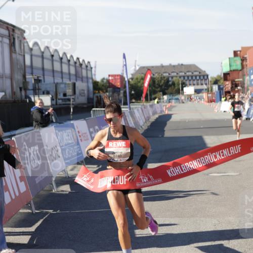 03.10.2025 - Köhlbrandbrückenlauf Jannik Wohlers http://msf.ph/oto/9076598 03.10.2025 12:46:50 Ziel 4027, 6483, 6516, 6740 meine-sportfotos.de