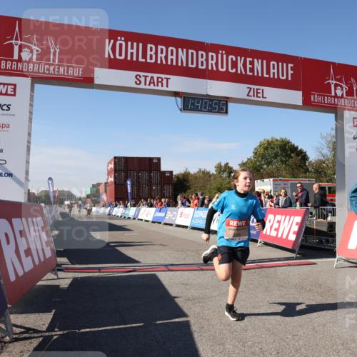 03.10.2025 - Köhlbrandbrückenlauf Lena Gebhardt http://msf.ph/oto/9076600 03.10.2025 13:40:55 Ziel 5495, 5496, 6134, 6135 meine-sportfotos.de