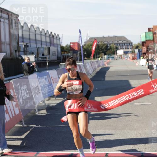 03.10.2025 - Köhlbrandbrückenlauf Jannik Wohlers http://msf.ph/oto/9076608 03.10.2025 12:46:50 Ziel 4027, 6483, 6516, 6740 meine-sportfotos.de