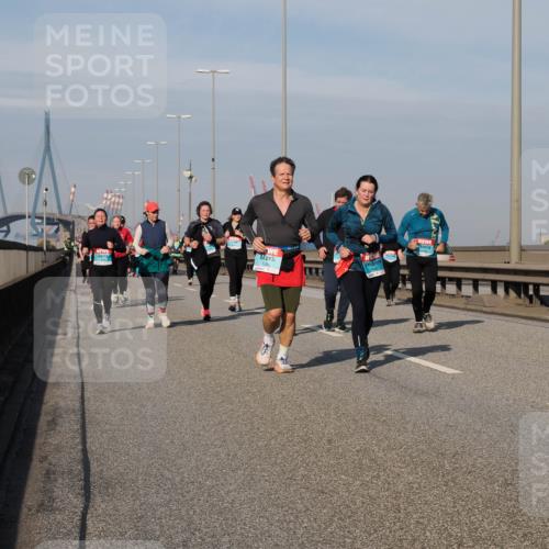 03.10.2025 - Köhlbrandbrückenlauf Fabian Wolf http://msf.ph/oto/9076613 03.10.2025 10:15:29 Position 3 1256, 2442 meine-sportfotos.de