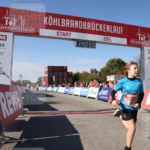 03.10.2025 - Köhlbrandbrückenlauf Lena Gebhardt http://msf.ph/oto/9076620 03.10.2025 13:40:55 Ziel 5495, 5496, 6134, 6135 meine-sportfotos.de