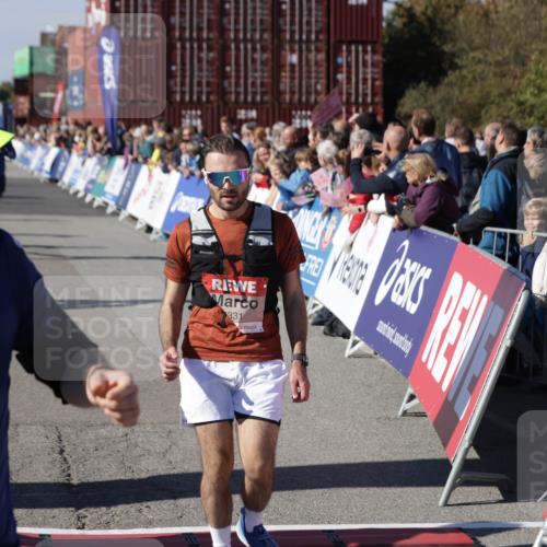 03.10.2025 - Köhlbrandbrückenlauf Jannik Wohlers http://msf.ph/oto/9076622 03.10.2025 13:17:04 Ziel 4168, 4242, 4331, 4359, 4361, 4605, 4861, 4978, 4982, 5033, 5073, 5087, 5090, 5100, 5302, 5453, 5467, 5479, 5667, 5840, 6474, 6623, 6626, 6658 meine-sportfotos.de