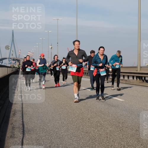 03.10.2025 - Köhlbrandbrückenlauf Fabian Wolf http://msf.ph/oto/9076625 03.10.2025 10:15:29 Position 3 1256, 2442 meine-sportfotos.de