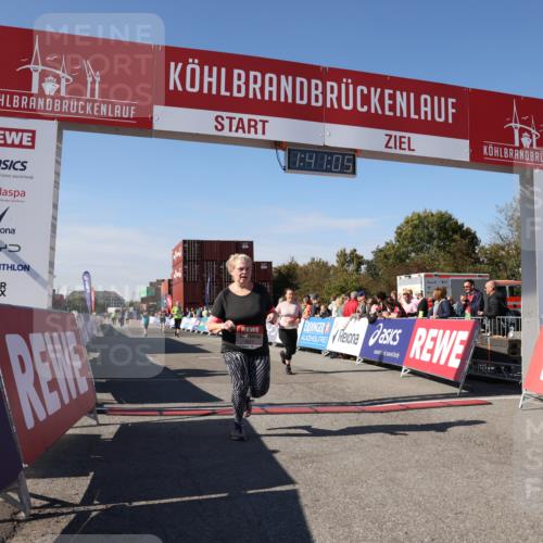 03.10.2025 - Köhlbrandbrückenlauf Lena Gebhardt http://msf.ph/oto/9076630 03.10.2025 13:41:05 Ziel 6317, 6437 meine-sportfotos.de