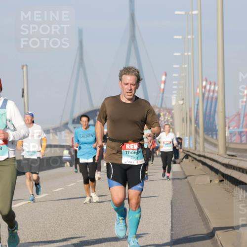 03.10.2025 - Köhlbrandbrückenlauf Jannik Wohlers http://msf.ph/oto/9076632 03.10.2025 09:52:00 Position 3 1730, 2903 meine-sportfotos.de