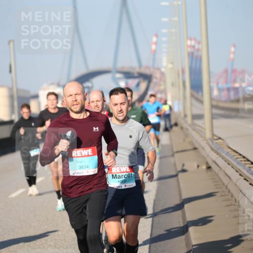 03.10.2025 - Köhlbrandbrückenlauf Jannik Wohlers http://msf.ph/oto/9076634 03.10.2025 09:43:21 Position 3 3834, 1069 meine-sportfotos.de