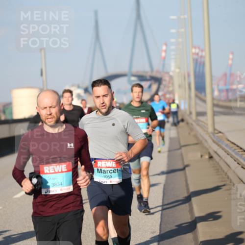 03.10.2025 - Köhlbrandbrückenlauf Jannik Wohlers http://msf.ph/oto/9076639 03.10.2025 09:43:22 Position 3 3834, 1069 meine-sportfotos.de