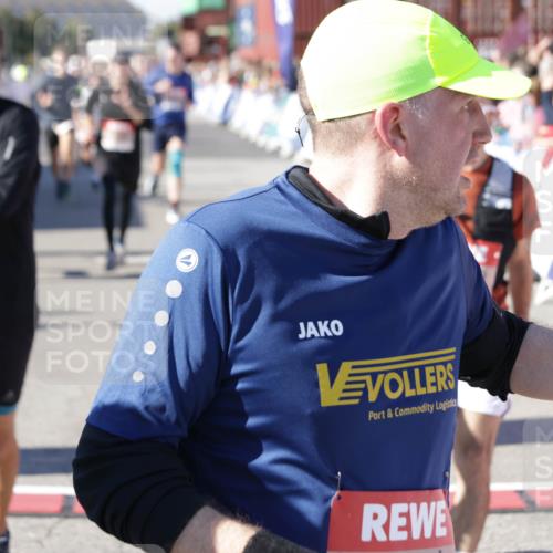 03.10.2025 - Köhlbrandbrückenlauf Jannik Wohlers http://msf.ph/oto/9076640 03.10.2025 13:17:04 Ziel 4168, 4242, 4331, 4359, 4361, 4605, 4861, 4978, 4982, 5033, 5073, 5087, 5090, 5100, 5302, 5453, 5467, 5479, 5667, 5840, 6474, 6623, 6626, 6658 meine-sportfotos.de