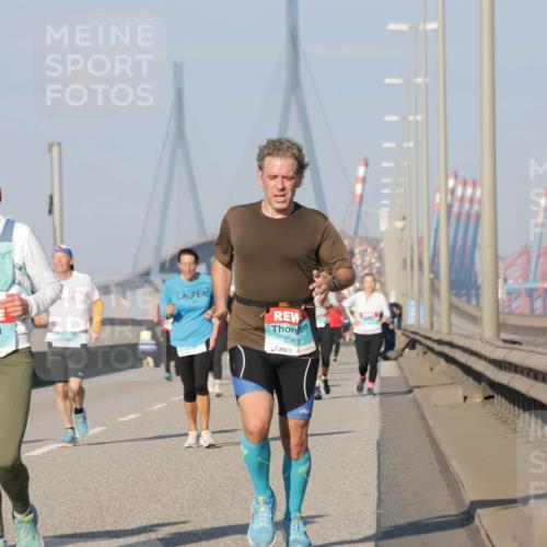 03.10.2025 - Köhlbrandbrückenlauf Jannik Wohlers http://msf.ph/oto/9076642 03.10.2025 09:52:00 Position 3 1730, 2903 meine-sportfotos.de