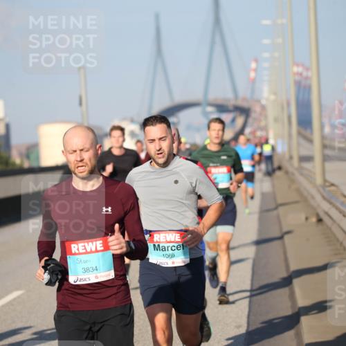 03.10.2025 - Köhlbrandbrückenlauf Jannik Wohlers http://msf.ph/oto/9076649 03.10.2025 09:43:22 Position 3 3834, 1069 meine-sportfotos.de