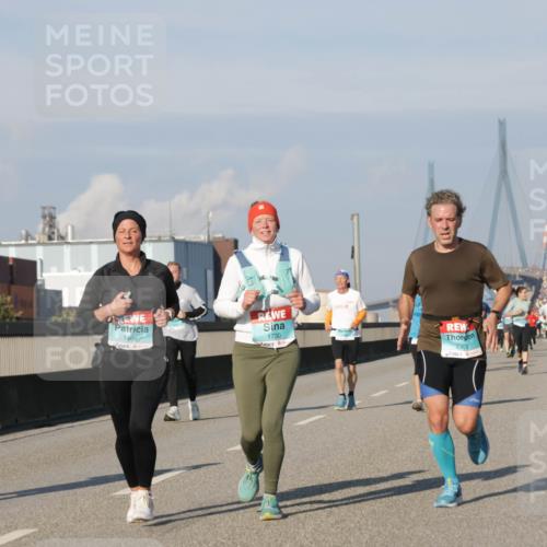 03.10.2025 - Köhlbrandbrückenlauf Jannik Wohlers http://msf.ph/oto/9076663 03.10.2025 09:52:01 Position 3 3603, 1496, 1730, 2903 meine-sportfotos.de