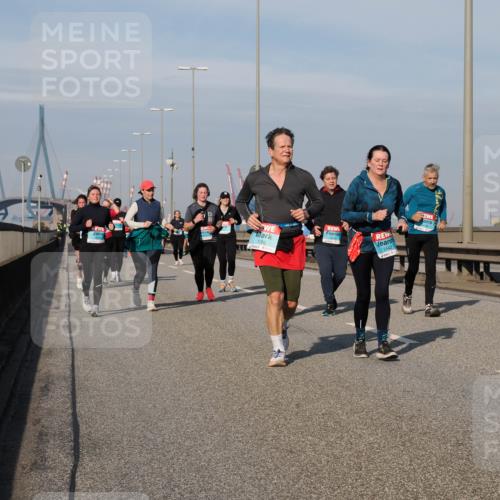 03.10.2025 - Köhlbrandbrückenlauf Fabian Wolf http://msf.ph/oto/9076670 03.10.2025 10:15:30 Position 3 1256, 3437, 2442 meine-sportfotos.de