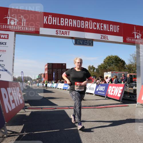 03.10.2025 - Köhlbrandbrückenlauf Lena Gebhardt http://msf.ph/oto/9076675 03.10.2025 13:41:06 Ziel 6317, 6437 meine-sportfotos.de