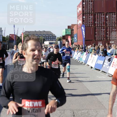 03.10.2025 - Köhlbrandbrückenlauf Jannik Wohlers http://msf.ph/oto/9076689 03.10.2025 13:17:05 Ziel 4242, 4331, 4359, 4361, 4861, 4978, 4982, 5033, 5073, 5087, 5090, 5100, 5302, 5479, 5667, 5840, 6474, 6623, 6626, 6658 meine-sportfotos.de