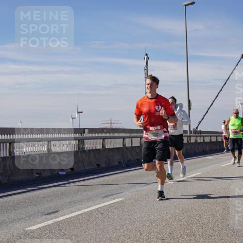 03.10.2025 - Köhlbrandbrückenlauf Michael Burmester http://msf.ph/oto/9076691 03.10.2025 12:41:49 Position 2 6724 meine-sportfotos.de