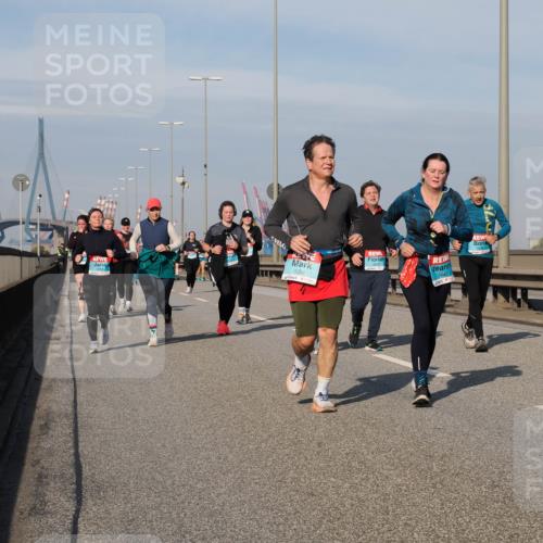 03.10.2025 - Köhlbrandbrückenlauf Fabian Wolf http://msf.ph/oto/9076693 03.10.2025 10:15:31 Position 3 1819, 2442, 1256 meine-sportfotos.de