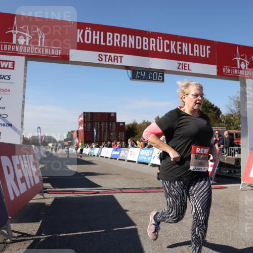03.10.2025 - Köhlbrandbrückenlauf Lena Gebhardt http://msf.ph/oto/9076698 03.10.2025 13:41:06 Ziel 6317, 6437 meine-sportfotos.de