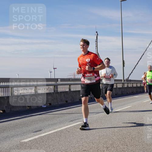 03.10.2025 - Köhlbrandbrückenlauf Michael Burmester http://msf.ph/oto/9076701 03.10.2025 12:41:50 Position 2 6724 meine-sportfotos.de