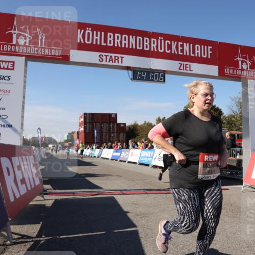 03.10.2025 - Köhlbrandbrückenlauf Lena Gebhardt http://msf.ph/oto/9076708 03.10.2025 13:41:06 Ziel 6317, 6437 meine-sportfotos.de