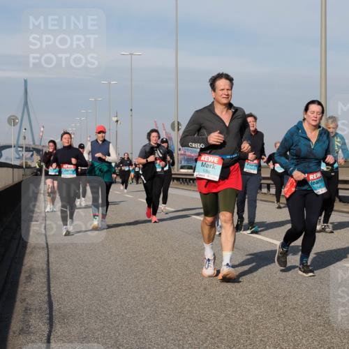 03.10.2025 - Köhlbrandbrückenlauf Fabian Wolf http://msf.ph/oto/9076723 03.10.2025 10:15:31 Position 3 1256, 3437, 2442 meine-sportfotos.de
