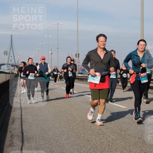 03.10.2025 - Köhlbrandbrückenlauf Fabian Wolf http://msf.ph/oto/9076731 03.10.2025 10:15:31 Position 3 1819, 3437, 2442, 1256 meine-sportfotos.de