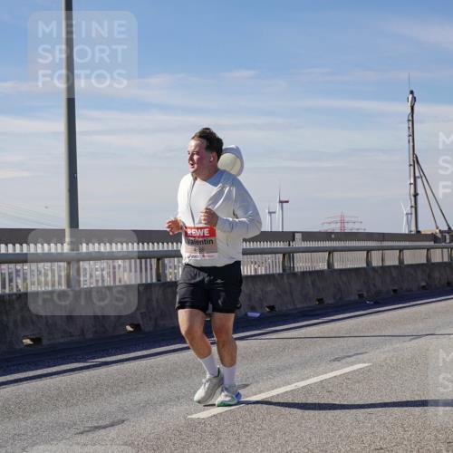 03.10.2025 - Köhlbrandbrückenlauf Michael Burmester http://msf.ph/oto/9076737 03.10.2025 12:41:51 Position 2 4856, 27 meine-sportfotos.de