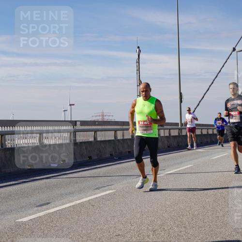 03.10.2025 - Köhlbrandbrückenlauf Michael Burmester http://msf.ph/oto/9076748 03.10.2025 12:41:52 Position 2 127 meine-sportfotos.de