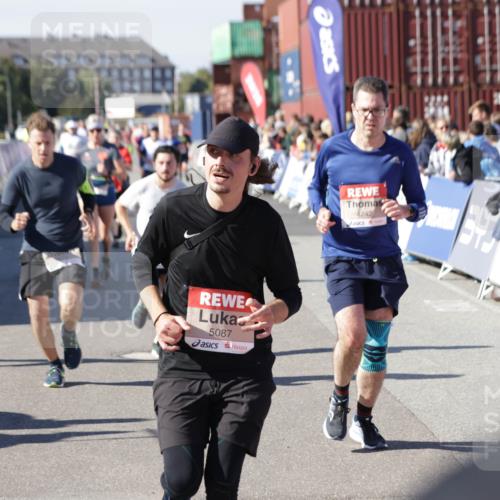 03.10.2025 - Köhlbrandbrückenlauf Jannik Wohlers http://msf.ph/oto/9076756 03.10.2025 13:17:06 Ziel 4242, 4331, 4359, 4361, 4861, 4978, 4982, 5033, 5073, 5087, 5090, 5100, 5479, 5667, 5840, 6431, 6474, 6623, 6626 meine-sportfotos.de
